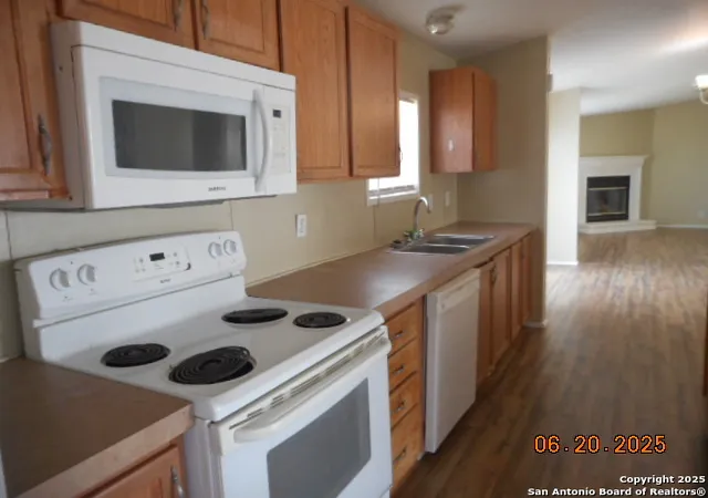 Photo 4 of Sale Pending at 165 Crestfield Dr, Pleasanton, TX 78064 | MLS# 1892388 | Listing updated on 2026-01-28