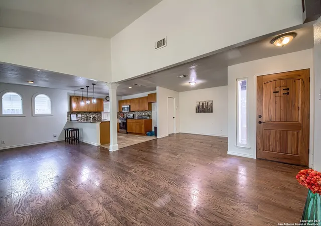 Photo 3 of Single family home for sale at 7506 Wishing Oaks, Live Oak, TX 78233 | MLS# 1892409 | Listing updated on 2025-10-10