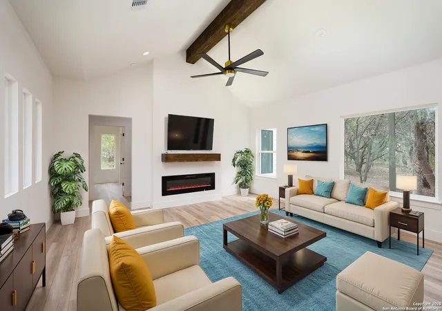 Photo 3 of Sale Pending at 580 Compass Rose, Canyon Lake, TX 78133 | MLS# 1892517 | Listing updated on 2025-10-21