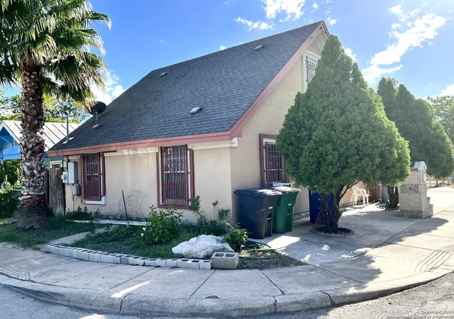 Photo 2 of Single family home for sale at 2502 Salinas, San Antonio, TX 78207 | MLS# 1892535 | Listing updated on 2025-10-08