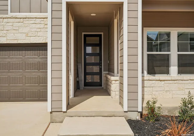 Photo 3 of Sale Pending at 927 Earp Blvd, San Antonio, TX 78260 | MLS# 1892579 | Listing updated on 2026-02-24