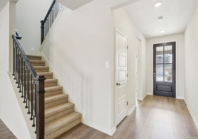 Photo 4 of Sale Pending at 927 Earp Blvd, San Antonio, TX 78260 | MLS# 1892579 | Listing updated on 2026-02-24