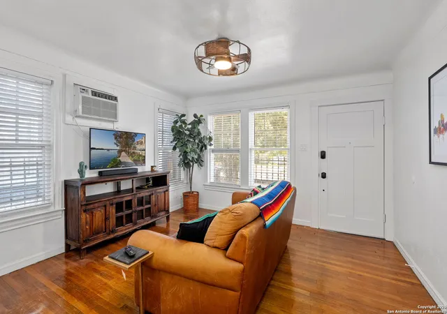 4th image of 118 Callaghan Ave, San Antonio, TX 78210 | MLS# 1892584