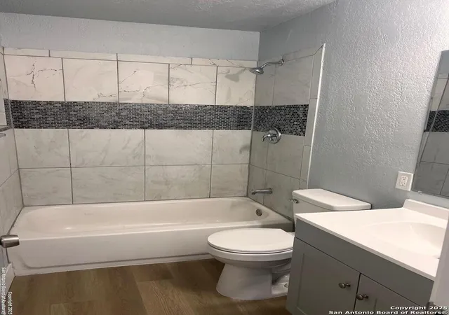 Listing Photo 4 - Condo for sale in building located at 2114 Jupiter, San Antonio, TX 78226