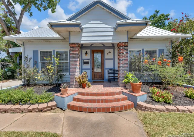 Photo 3 of Sale Pending at 216 Cedar, Seguin, TX 78155 | MLS# 1892634 | Listing updated on 2025-10-23