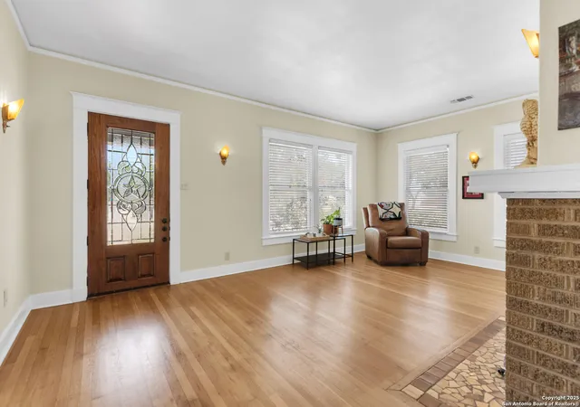 Photo 4 of Sale Pending at 216 Cedar, Seguin, TX 78155 | MLS# 1892634 | Listing updated on 2025-10-23