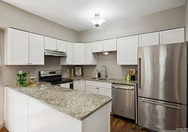 5th image of 9915 Powhatan Dr #E1, San Antonio, TX 78230 | MLS# 1892658