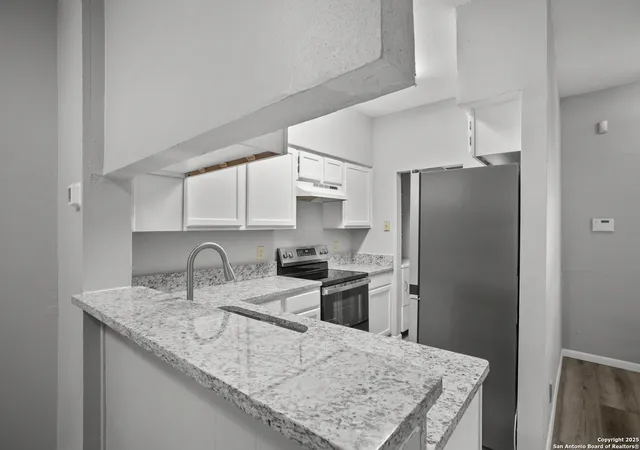 Photo 3 of Sale Pending at 1917 Budding, San Antonio, TX 78247 | MLS# 1892679 | Listing updated on 2026-01-04