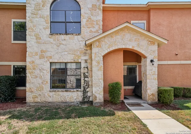2nd image of 6160 Eckhert Rd, San Antonio, TX 78240