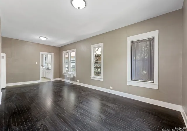 5th image of 2022 Sacramento, San Antonio, TX 78201 | MLS# 1892743
