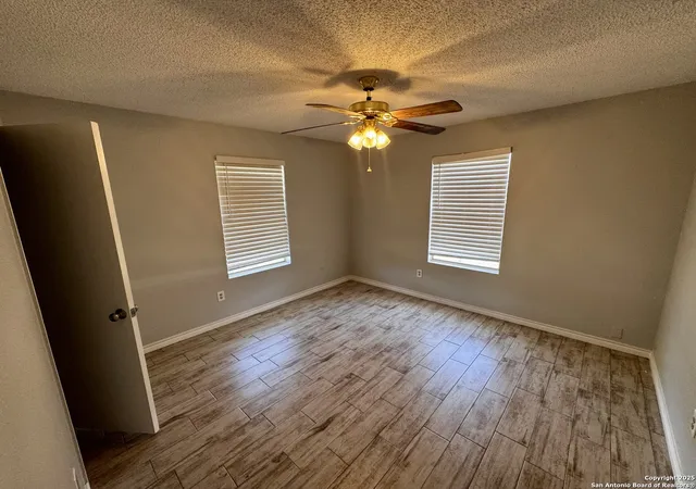 Photo 4 of Single family home for sale at 512 Low Meadow, Pleasanton, TX 78064 | MLS# 1892760 | Listing updated on 2025-08-25
