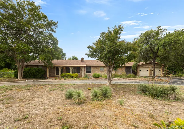 Photo 2 of Sale Pending at 182 W Arrowhead, San Antonio, TX 78228 | MLS# 1892801 | Listing updated on 2025-09-18