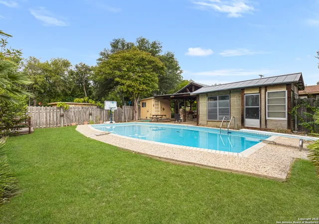 Photo 3 of Sale Pending at 182 W Arrowhead, San Antonio, TX 78228 | MLS# 1892801 | Listing updated on 2025-09-18