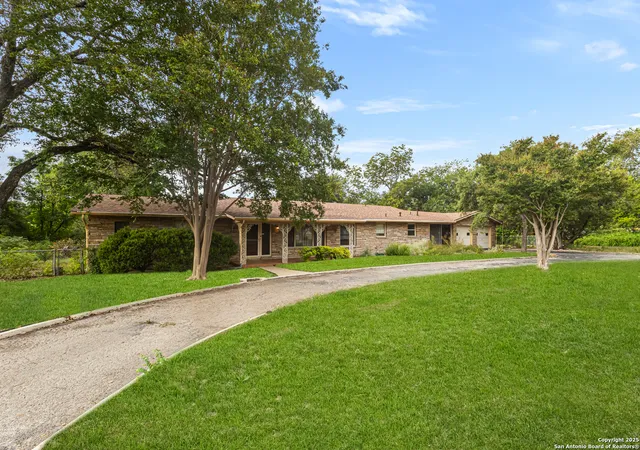 Photo 4 of Sale Pending at 182 W Arrowhead, San Antonio, TX 78228 | MLS# 1892801 | Listing updated on 2025-09-18