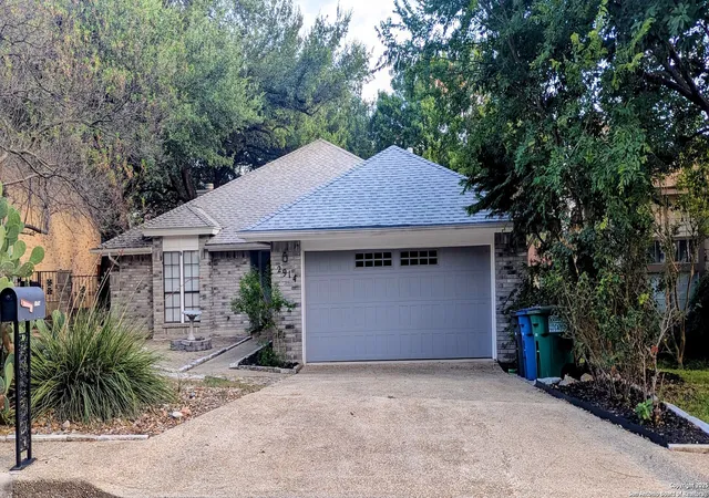 Photo 2 of Single family home for sale at 2914 Hunters Stream, San Antonio, TX 78230 | MLS# 1892809 | Listing updated on 2025-10-29