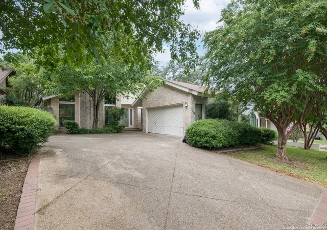 Photo 1 of Sale Pending at 3726 Hunters Trl, San Antonio, TX 78230 | MLS# 1892821 | Listing updated on 2025-10-01