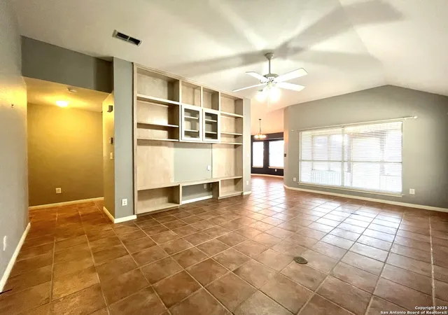 4th image of 211 Bonner, New Braunfels, TX 78130 | MLS# 1892871