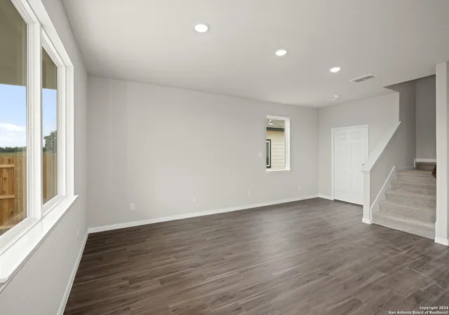 Photo 4 of Sale Pending at 8858 Black Oak Dr, Elmendorf, TX 78112 | MLS# 1892884 | Listing updated on 2025-09-30