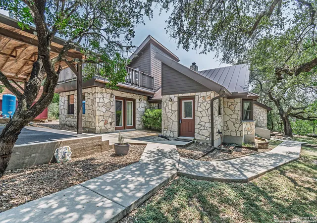 Homes for sale in New Braunfels, TX | 560 Bluff Ridge, New Braunfels, TX 78132 | MLS# 1892887