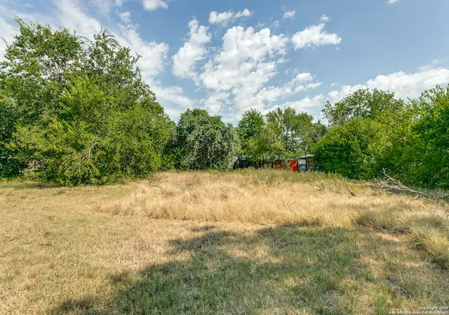 Photo 1 of Sale Pending at 911 Gladstone, San Antonio, TX 78225 | MLS# 1892908 | Listing updated on 2026-05-05