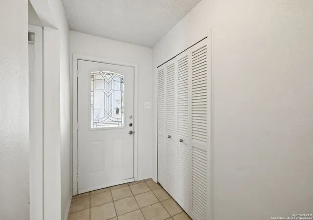 Photo 3 of Sale Pending at 10330 Country Blf, San Antonio, TX 78240 | MLS# 1892914 | Listing updated on 2025-11-19
