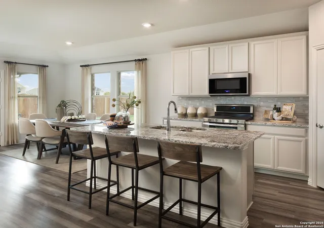 Photo 2 of Sale Pending at 110 Dakota Ridge, Cibolo, TX 78108 | MLS# 1892928 | Listing updated on 2025-10-06