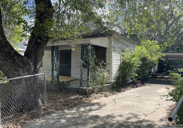 Photo 2 of Single family home for sale at 120 Stace, San Antonio, TX 78204 | MLS# 1893010 | Listing updated on 2026-03-12