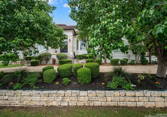 Photo 2 of Sale Pending at 2026 Via Vineda, San Antonio, TX 78258 | MLS# 1893063 | Listing updated on 2025-10-31
