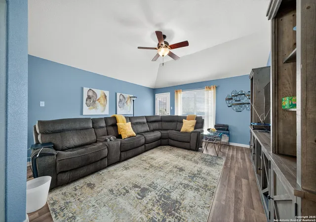 Photo 4 of Single family home for sale at 7914 Brinson Court, Converse, TX 78109 | MLS# 1893103 | Listing updated on 2025-10-22