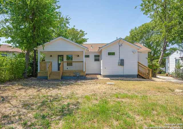 Photo 4 of Sale Pending at 315 W Hermosa Dr, San Antonio, TX 78212 | MLS# 1893109 | Listing updated on 2025-10-24