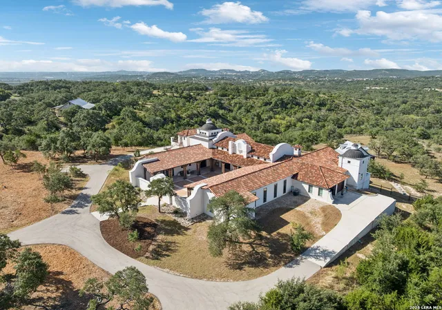 Photo 3 of Mansion for sale at 27285 Toutant Beauregard Rd, Boerne, TX 78006 | MLS# 1893168 | Listing updated on 2026-07-31