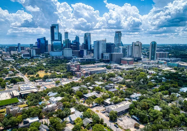 image of 1111 W 10Th, Austin, TX 78703