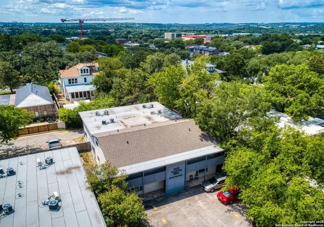 image of 1111 W 10Th, Austin, TX 78703