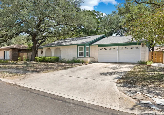 Photo 3 of Single family home for sale at 6814 Forest Grv, San Antonio, TX 78240 | MLS# 1893197 | Listing updated on 2025-08-29