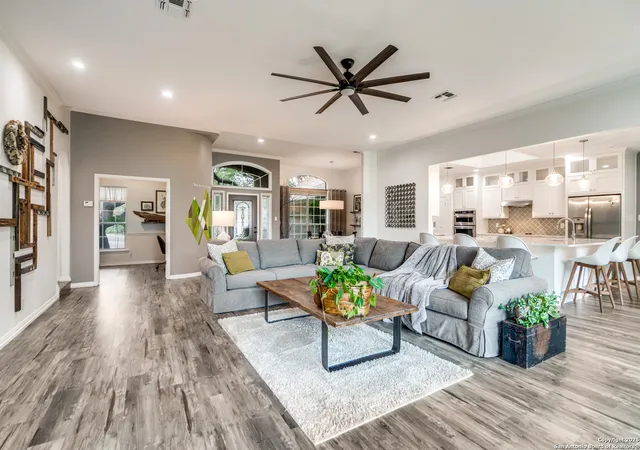Photo 2 of Sale Pending at 8506 Fairway Spring, Boerne, TX 78015 | MLS# 1893210 | Listing updated on 2025-12-03