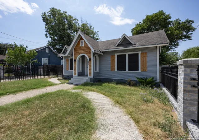 Photo 3 of Single family home for sale at 610 Rosewood, San Antonio, TX 78212 | MLS# 1893211 | Listing updated on 2025-10-11