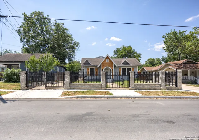 Photo 3 of Single family home for sale at 610 Rosewood, San Antonio, TX 78212 | MLS# 1893211 | Listing updated on 2025-10-11