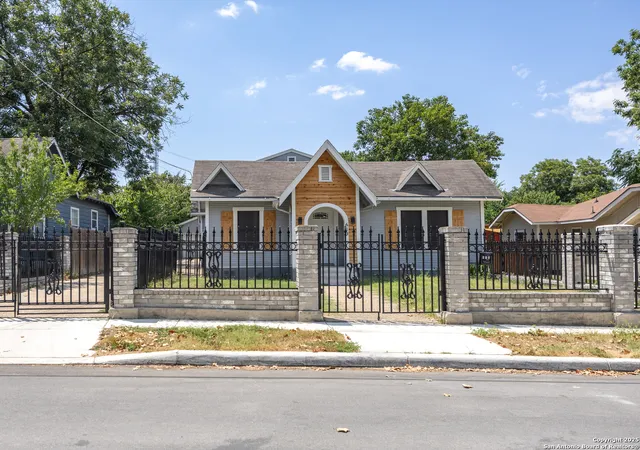 Photo 4 of Single family home for sale at 610 Rosewood, San Antonio, TX 78212 | MLS# 1893211 | Listing updated on 2025-10-11