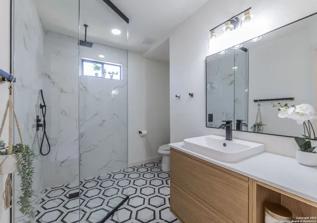 Photo 2 of Sale Pending at 1702 Santa Barbara, San Antonio, TX 78201 | MLS# 1893254 | Listing updated on 2025-09-28