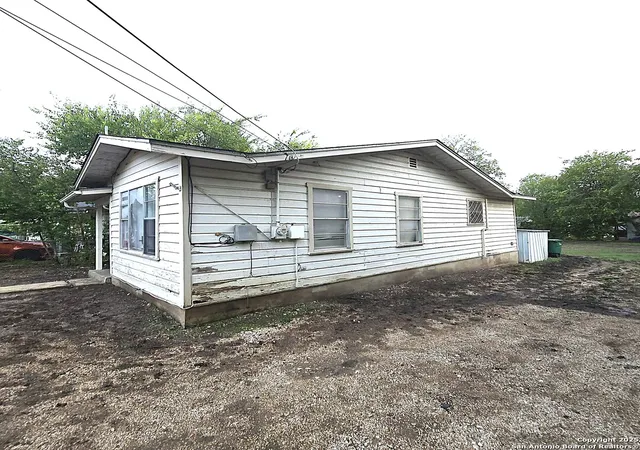 Photo 2 of Sale Pending at 4722 Lark, San Antonio, TX 78228 | MLS# 1893281 | Listing updated on 2025-11-10