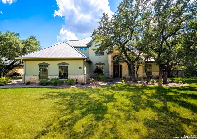 Photo 2 of Sale Pending at 910 Foxton Dr, San Antonio, TX 78260 | MLS# 1893283 | Listing updated on 2025-12-15
