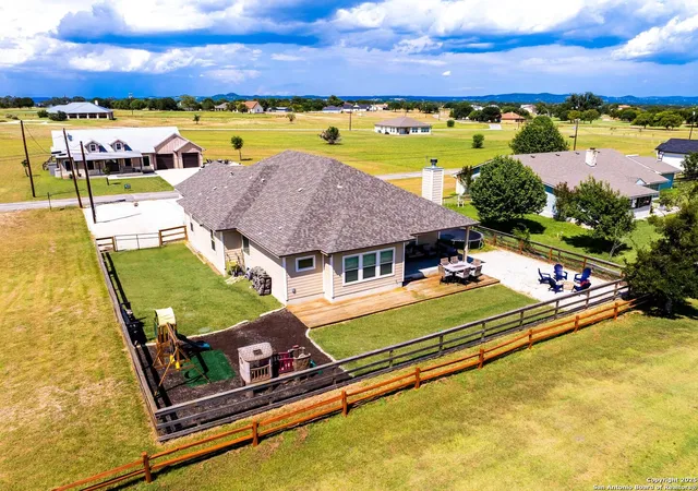 3rd image of 450 Spanish Grant, Bandera, TX 78003 | MLS# 1893324