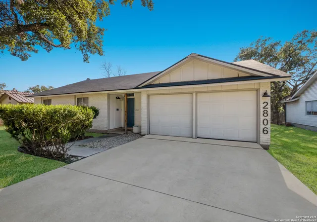 Photo 3 of Sale Pending at 2806 Floral Way, San Antonio, TX 78247 | MLS# 1893325 | Listing updated on 2025-09-15