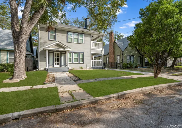 3rd image of 435 W Gramercy Pl, San Antonio, TX 78212 | MLS# 1893344