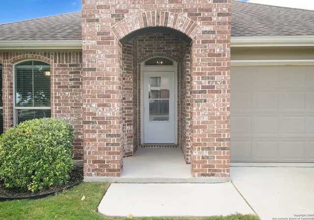 3rd image of 157 Conway Castle, New Braunfels, TX 78130 | MLS# 1893362