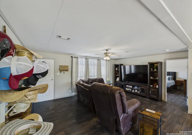3rd image of 200 Sterling, Seguin, TX 78155 | MLS# 1893378