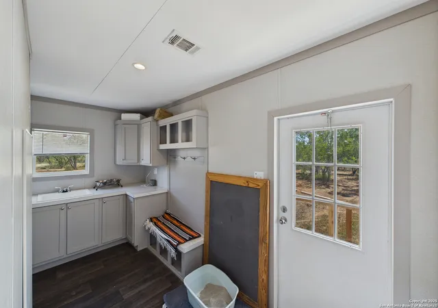 4th image of 200 Sterling, Seguin, TX 78155 | MLS# 1893378