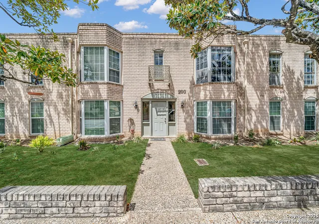 2nd image of 102 Ruelle #200-B, San Antonio, TX 78209 | MLS# 1893395
