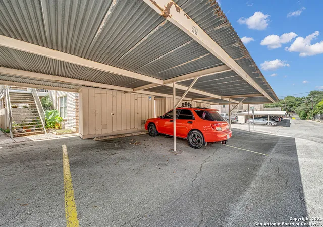 2nd image of 102 Ruelle, San Antonio, TX 78209