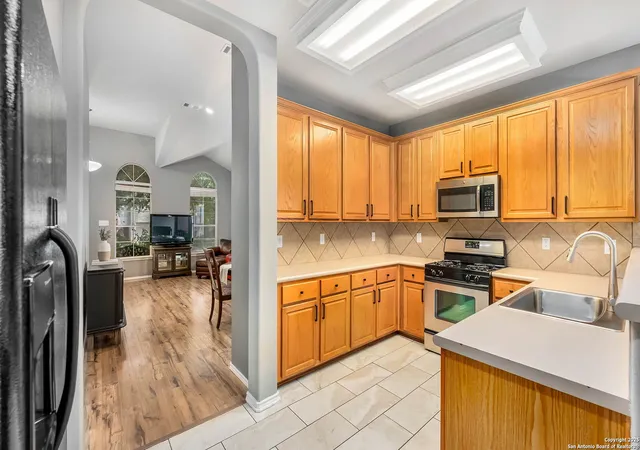 Photo 3 of Sale Pending at 24707 Wine Rose Path, San Antonio, TX 78255 | MLS# 1893400 | Listing updated on 2025-10-20